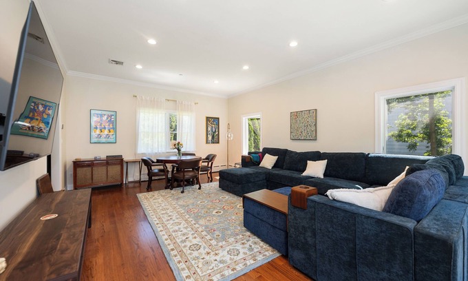 Rye Brook Casa | House in quiet Westchester county neighborhood