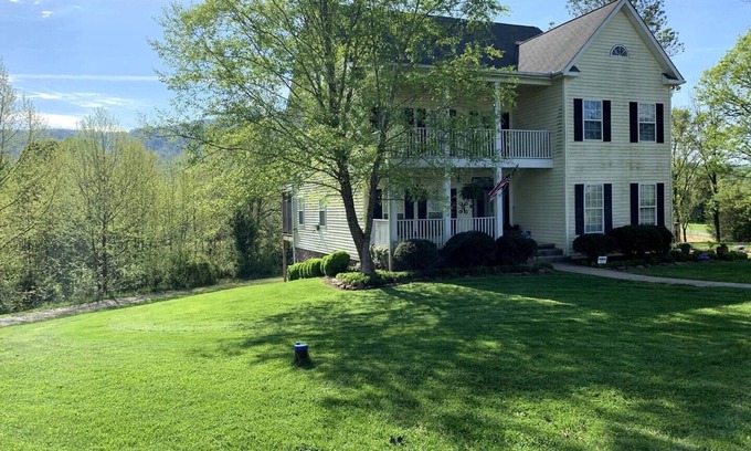 Corryton Casa | House Mountain Retreat