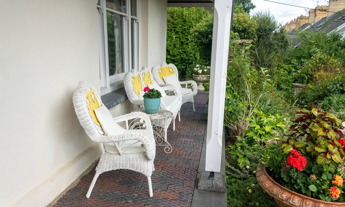 Newcastle Emlyn Casa | House of Brohedyn