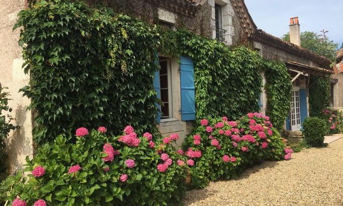 Manzac-sur-Vern Casa | Casa de carácter La casa de angela