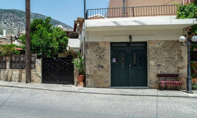 Zaros Casa | House Rachati