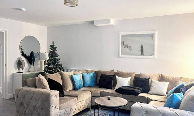 Petham Casa | Holiday Home with Free Parking,Pool Table&Hot tub