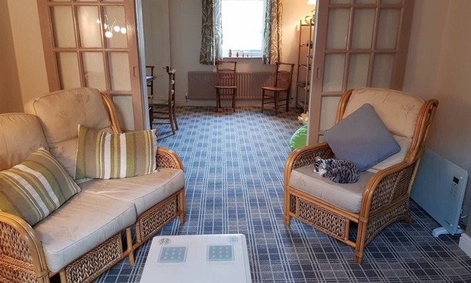 Guisborough Casa | House - Sleeps 4 - Pets Ok - Parking - Garden