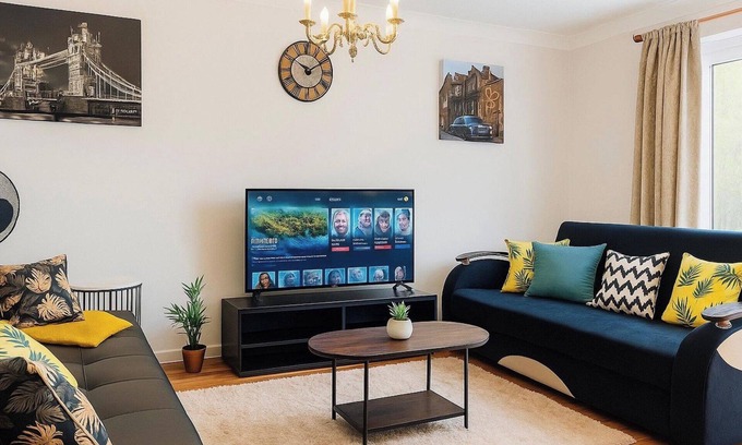 Sittingbourne Casa | House - Sleeps 7 - Pet friendly - Garden - Parking