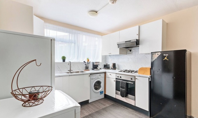 Woolwich Casa | House - Sleeps up to 10 & Free Parking