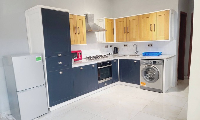 Freetown Casa | House Sleeps6-bbq-balcony-scenicmountainview