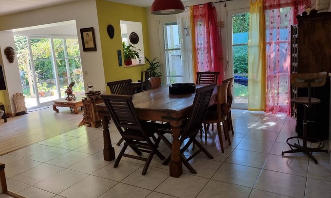 Estanove Casa | Casa muy agradable, la luz y la calma de la ciudad y el mar. ¡Un refugio de paz!