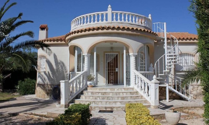 Cap Roig Villa | Casa con jardín y pisicna