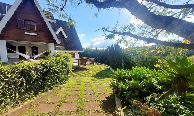 Campos do Jordao Casa | Casa con 05 Suites - Alta Montaña, Hermosa Vista, Naturaleza y Tranquilidad