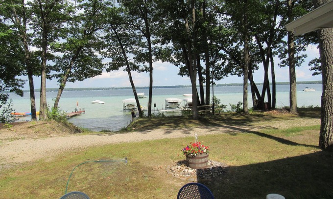 Higgins Lake Casa | Casa con 125 'frente al lago Higgins