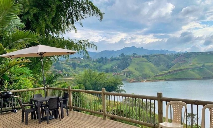 El Penol Cabaña | Casa con hermosa vista y acceso al lago de Guatape