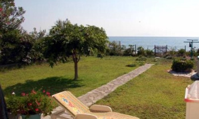 La Marana Casa | House with garden and direct access to the beach