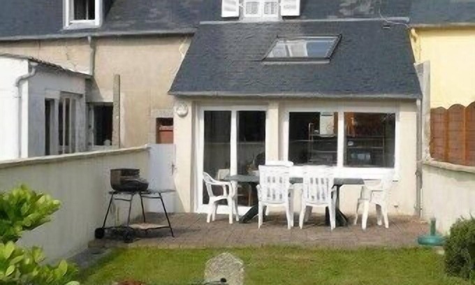 Camaret-sur-Mer Casa | casa con jardín en el centro de la ciudad entre el puerto y las tiendas.