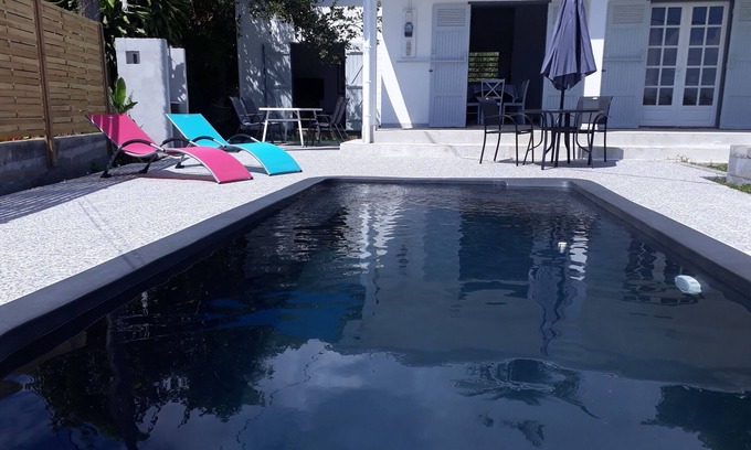 Sainte Marie Casa | Casa con piscina y vista abierta.