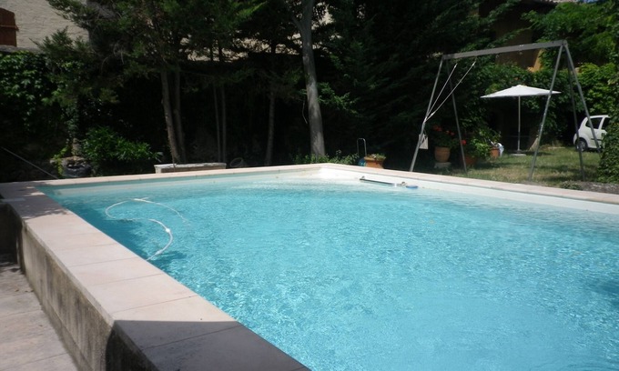 Pouzilhac Casa | Casa con piscina en un pueblo con encanto