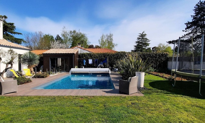 Saint-Liguaire Casa | House with pool in the heart of the Marais Poitevin
