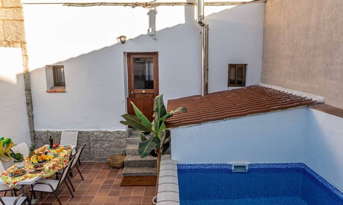 Valsain Casa | CASA CON PISCINA Y PATIO PRIVADO EN VALSAIN