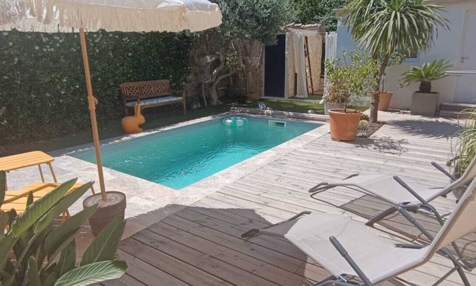 Lunel Casa | House with terrace, swimming pool, 3 bedrooms for 4 adults, 15 minutes from the beach.