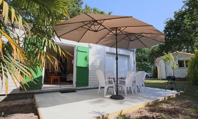 Etaules Casa | House with wooded garden near Royan