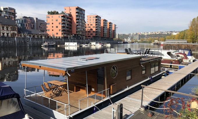 Holesovice Alquiler De Eote | House Boat Bonanza - Una experiencia única en Praga