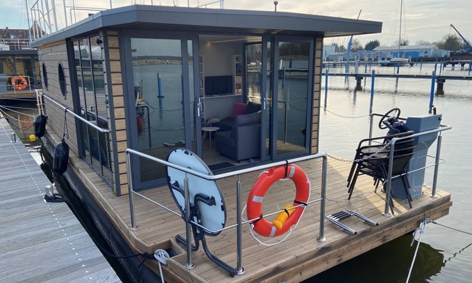 Barth Alquiler De Eote | Houseboat Fjord Capella - Solar boat in Barth