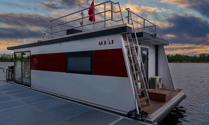 Oberhavel Apartamento | Houseboat for 2 guests with 35m² in Zehdenick (248131)
