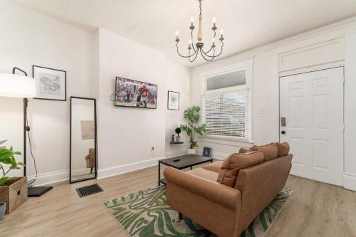 Olde Towne East Casa | Housepitality - The Madison House - Brand New