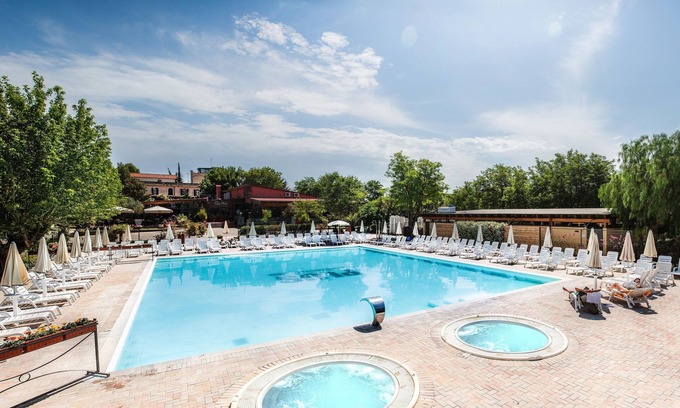 Aurelio Alquiler De RV | hu Roma Camping In Town