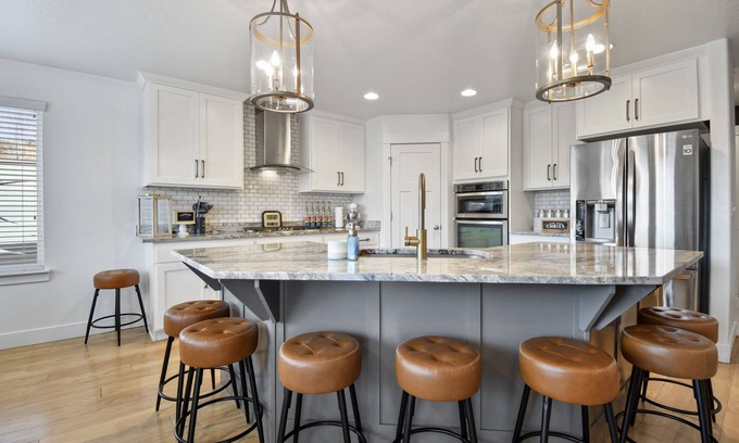 Heber Casa | Family groups, hot tub, sleeps 16, 6br4ba, firepit