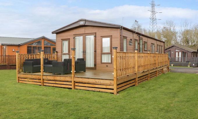 Yealand Conyers Cabaña | HUDSON'S HIDEAWAY, pet friendly in South Lakeland Leisure Village