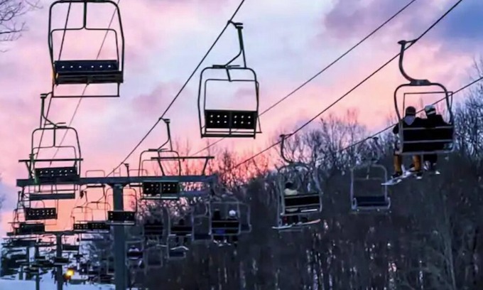 Lackawaxen Casa | Huge Cabin at Ski Mtn- Hot Tub, Fireplace, Game Room