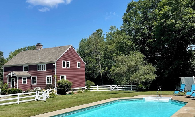 Lenox Casa | Huge Designer House on 2 acres property, minutes to restaurants, museums