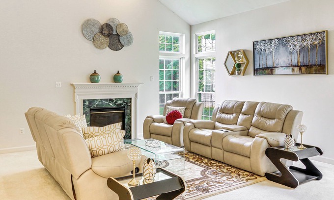 Robinwood Casa | Huge Hagerstown Home w/ Deck ~ 4 Mi to Downtown!