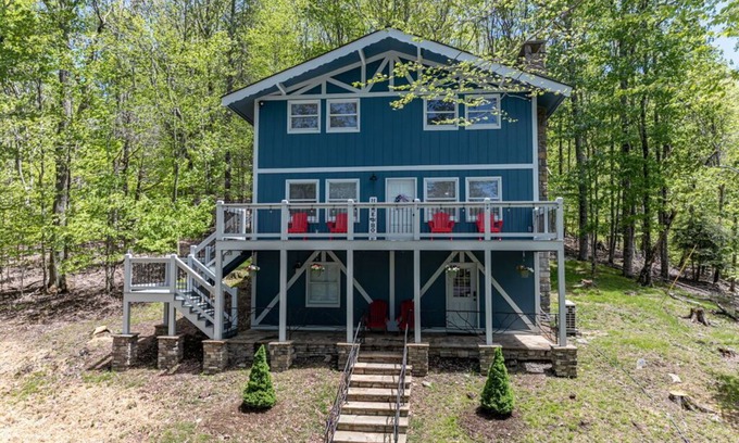 Charter Hills Casa | Huge House in amazing Beech Mountain with Game Room, Hot Tub, Sauna, & Fire Pit!