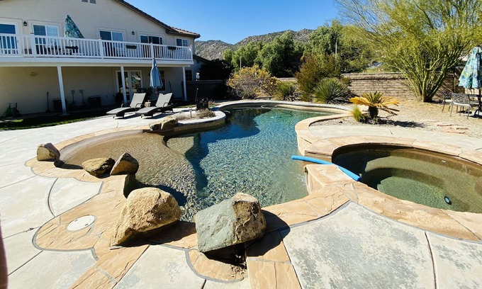 Murrieta Apartamento | Huge luxurious Master Bedroom Suite w/ full privacy & View