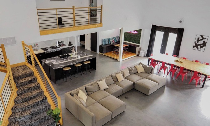 South Oklahoma City Casa | Huge modern 4-bedroom Oasis OKC/Moore