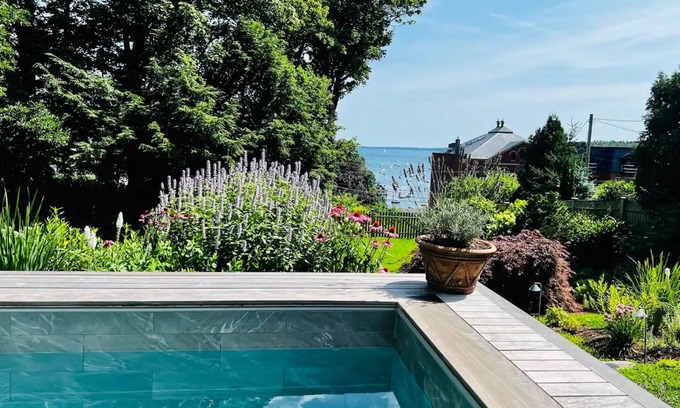 Camden Casa | Huge Ocean Front Retreat with Pool / Hot Tub 3 minutes from the beach