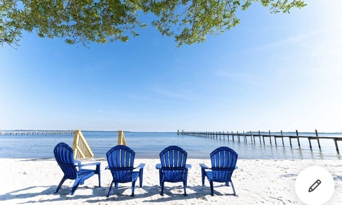 Panama City Casa | Huge waterfronthome on historic St. Andrews Bay