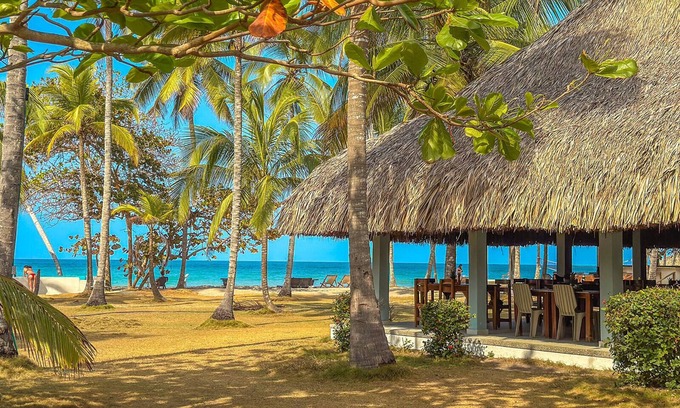 Palomino Hotel | Huku Beach Hostel