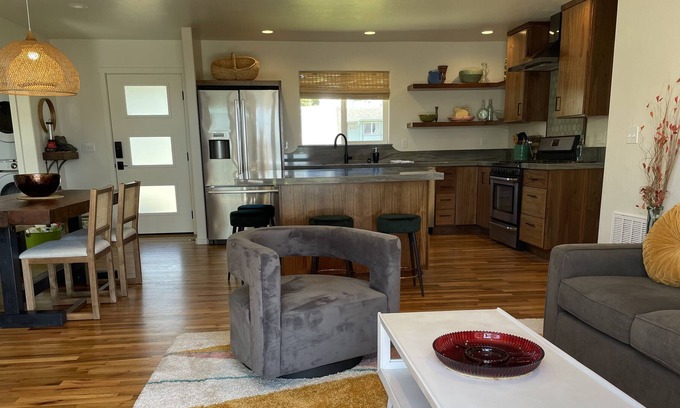 Pacific Casa | Humboldt Mid-century Bayview Escape