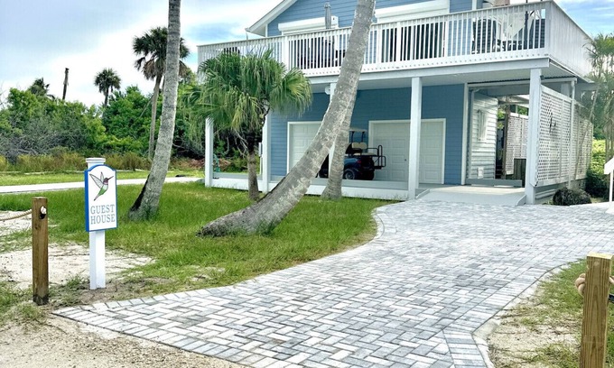 North Captiva Casa | Hummingbird Hideaway Includes Golf Cart 300 Steps to Beach