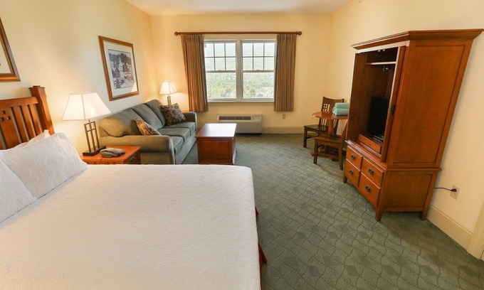 Hunter Condominio | Hunter Mountain 2BR | Fireplace & Jacuzzi