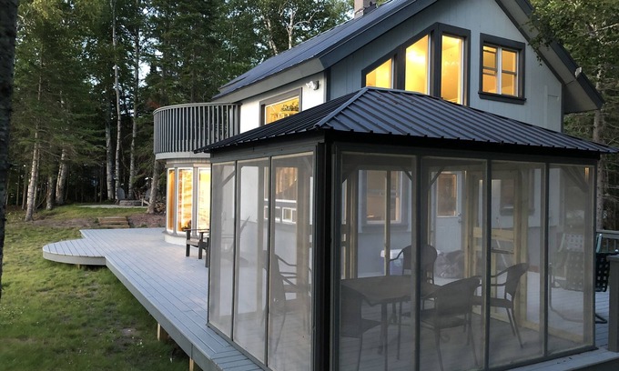 Big Bay Cabina | Huron Horizons - Magníficas puestas de sol sobre Big Bay del Lago Superior