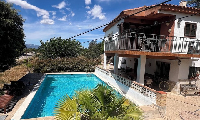 Godall Villa | HUTTE-1960 Casa de Campo Mediterranea con jardín y piscina en finca de 3ha