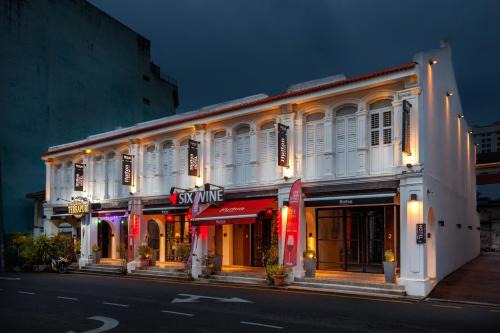 Downtown George Town Hotel | Hutton Suite Hotel Managed by The Ascott Limited