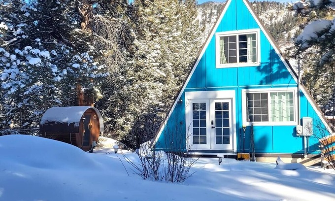 Grant Cabina | Hygge Chalet & Sauna w/ Private Trail + EV Charger