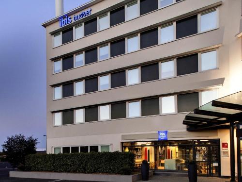 Clermont-Ferrand Hotel | ibis Budget Clermont Ferrand Centre Montferrand