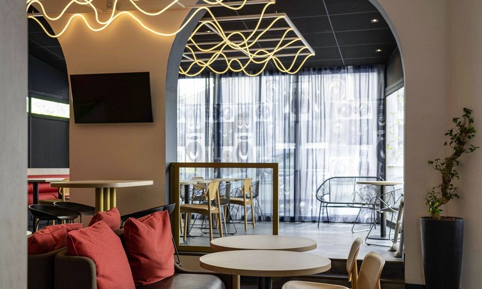 Issy-les-Moulineaux Hotel | ibis Styles Paris Porte de Versailles - Mairie d'Issy