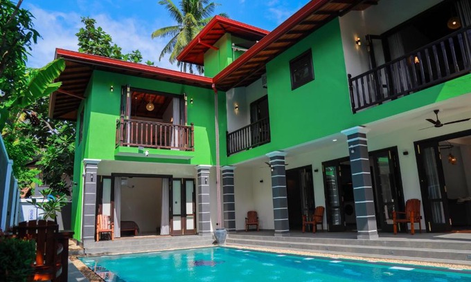 Hikkaduwa Villa | IBSON Villa - 02 Hikkaduwa with 4 Bedrooms & Salt Water Swimming Pool
