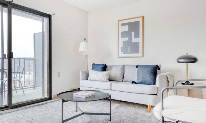 Allston Apartamento | Ideal Allston 2BR w/ W/D, close to Boston University, by Blueground